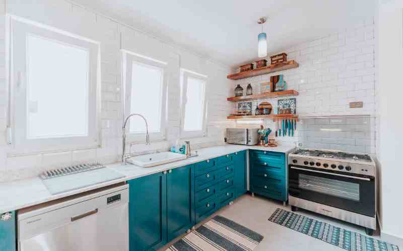 2 tone kitchen cabinet